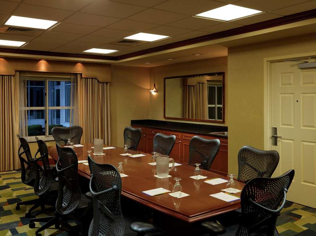 Hilton Garden Inn Milford Udogodnienia zdjęcie